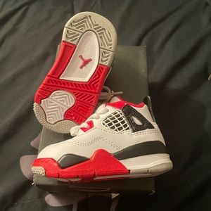 Jordan Retro 4 Fire Red 3C